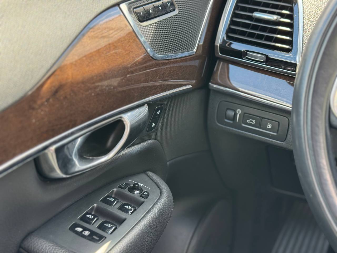 2016 Volvo XC90 T8 Plug-in hybrid