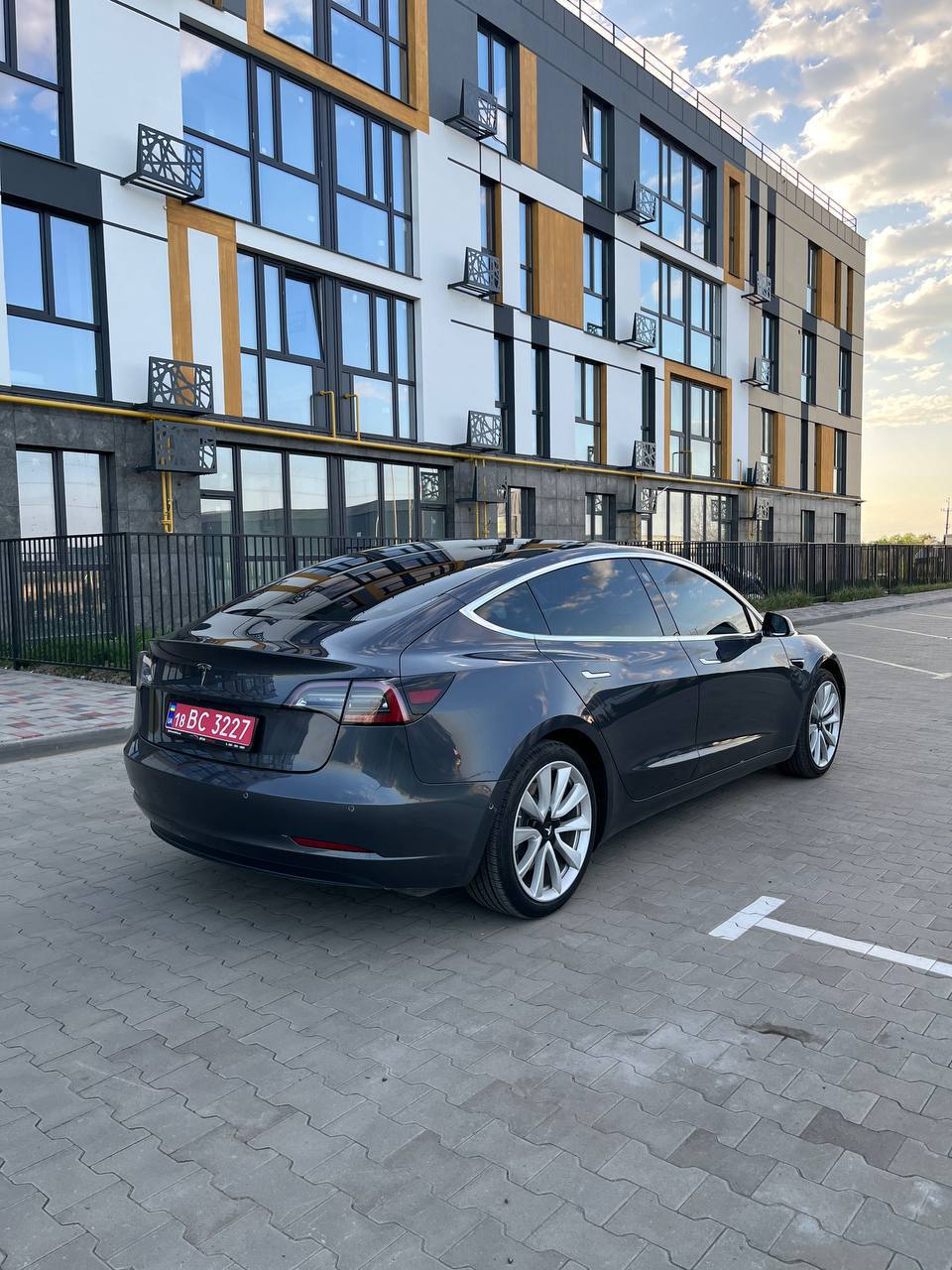 TESLA MODEL 3 Standart Range PLUS