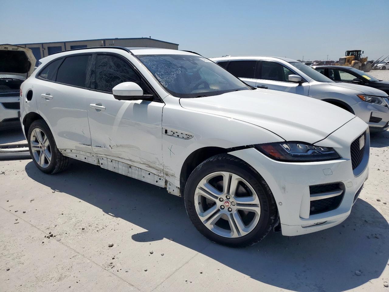 JAGUAR F-PACE R - SPORT