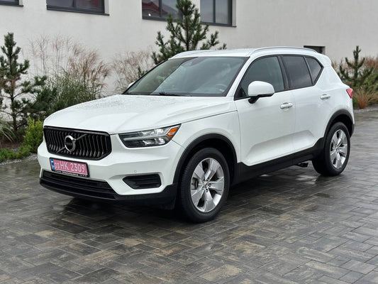 VOLVO XC40 T4