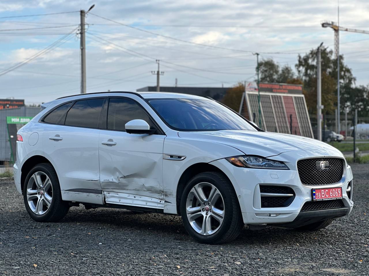JAGUAR F-PACE R - SPORT