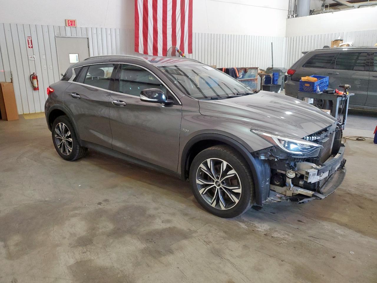 INFINITI QX30 LUXURY