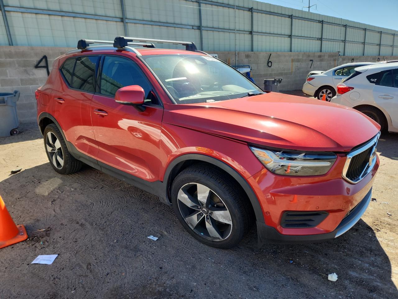 VOLVO XC40 T5 MOMENTUM