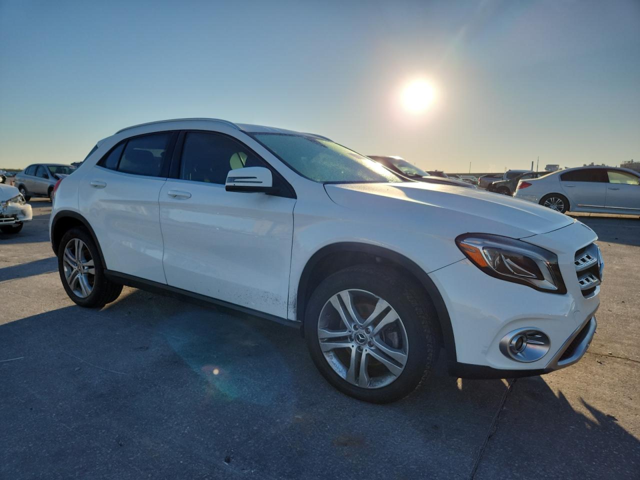 MERCEDES-BENZ GLA 250