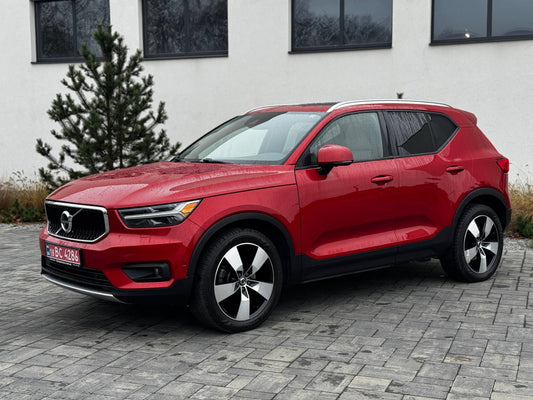 VOLVO XC40 T5 MOMENTUM