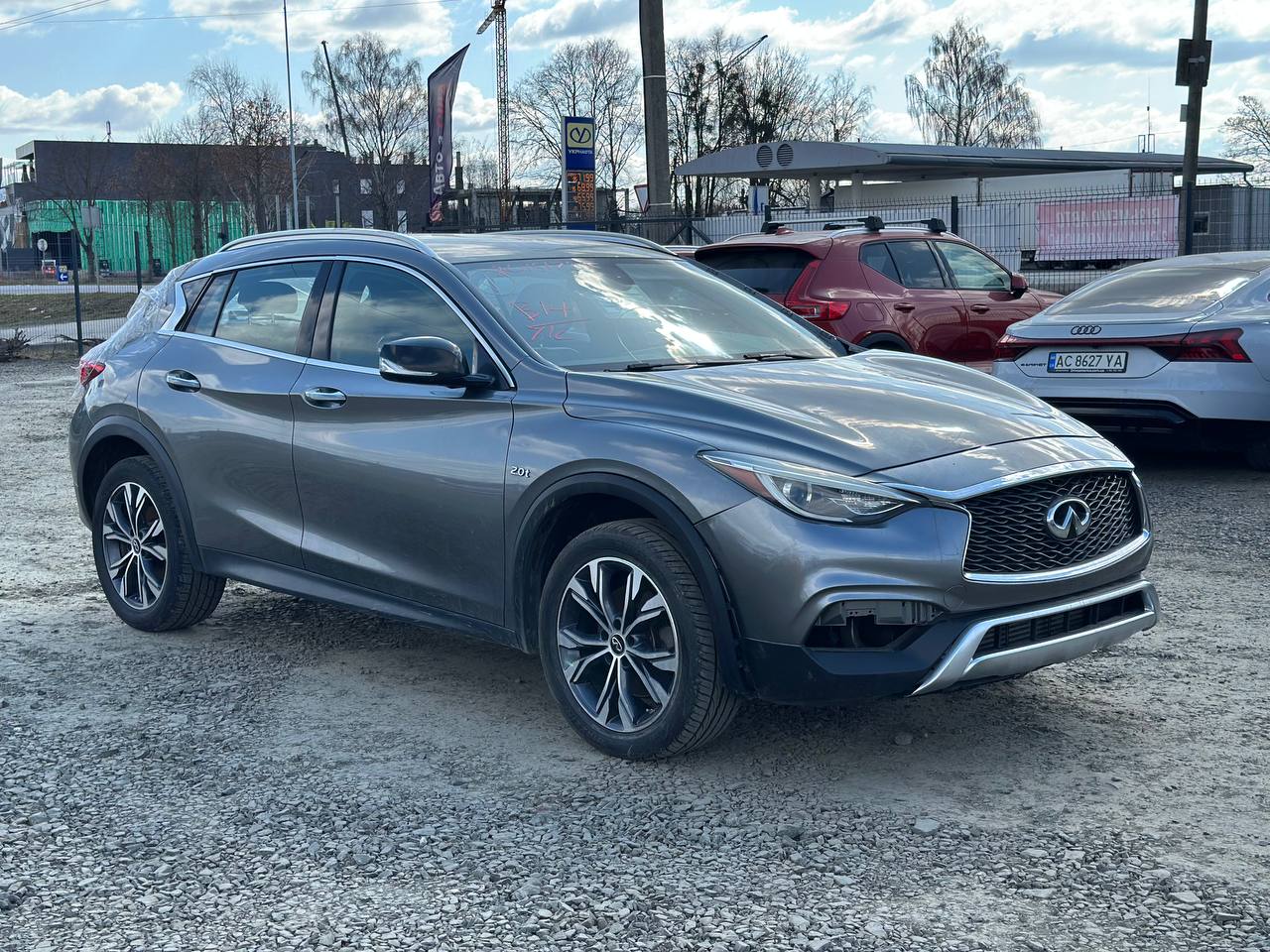 2017 INFINITI QX30 LUXURY