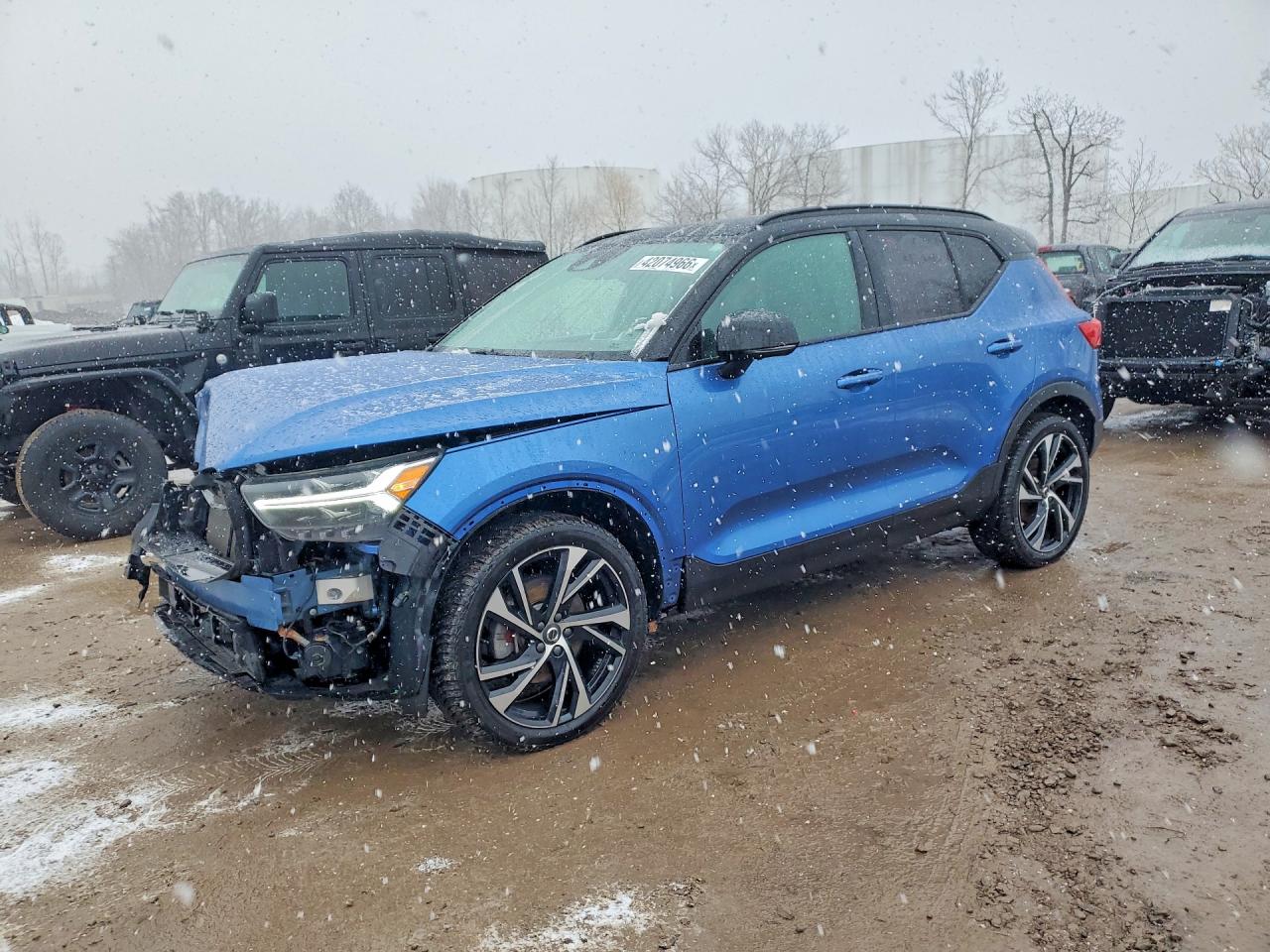 2021 VOLVO XC40 T5 R-DESIGN