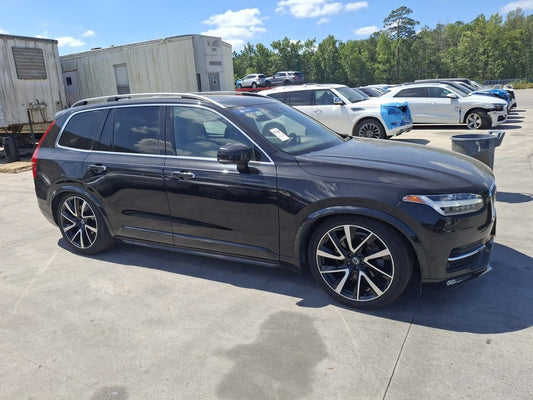2018 VOLVO XC90 T6 MOMENTUM (ПНЕВМА)