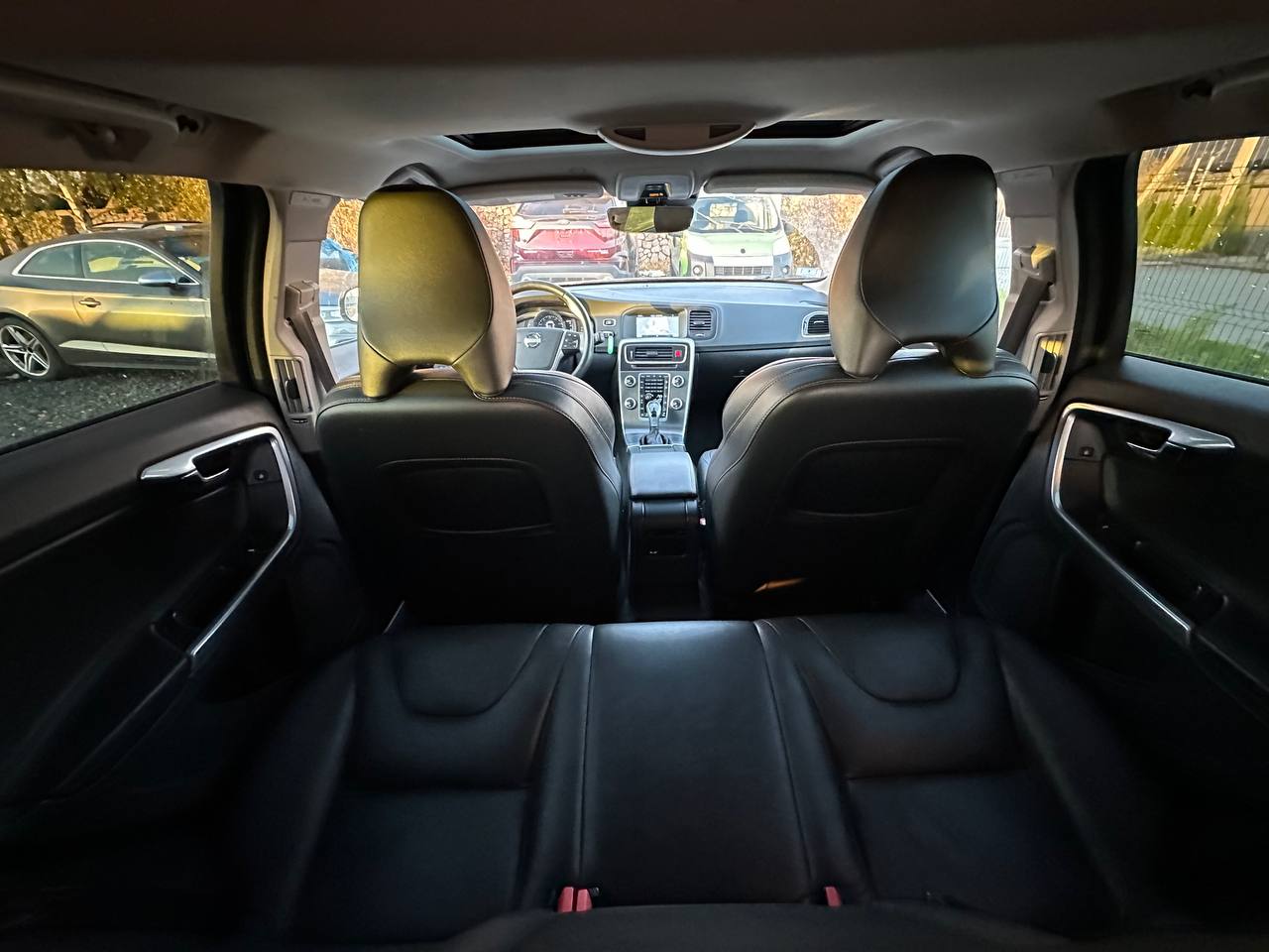 VOLVO V60 CROSS COUNTRY PREMIER