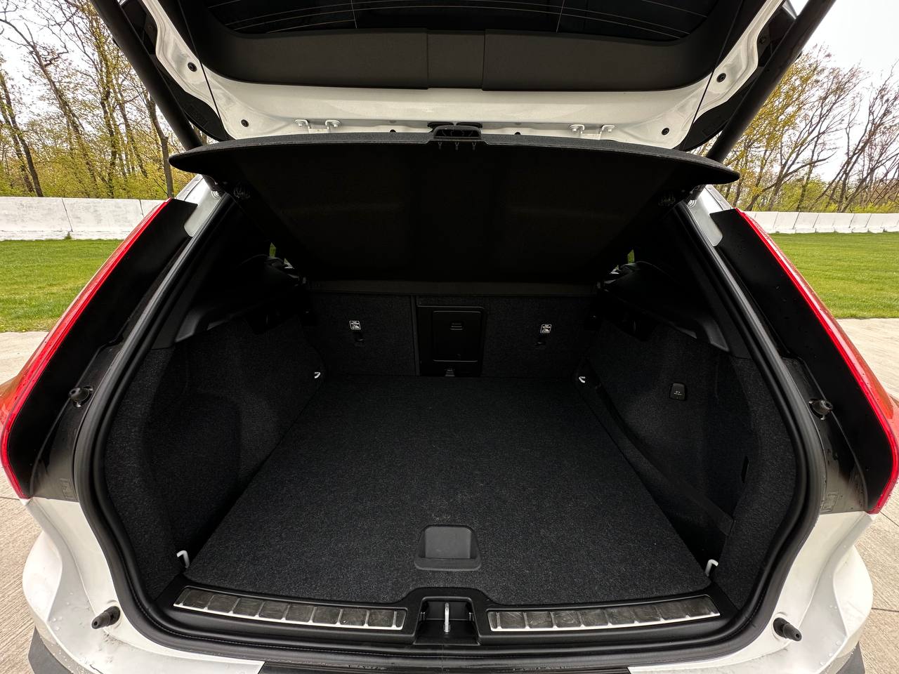 2019 VOLVO XC40 T5 R-DESIGN