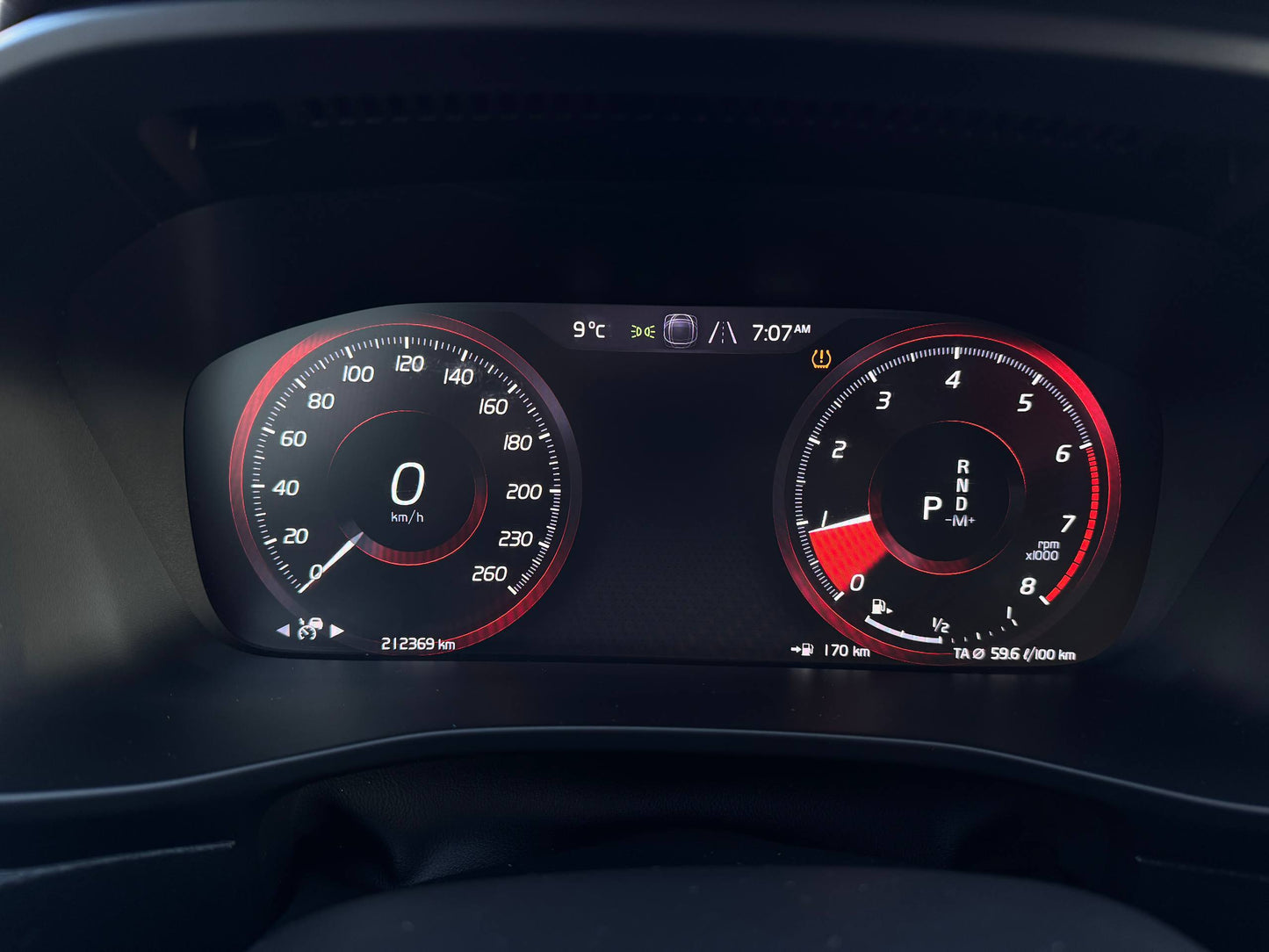 2019 VOLVO XC40 T5 MOMENTUM