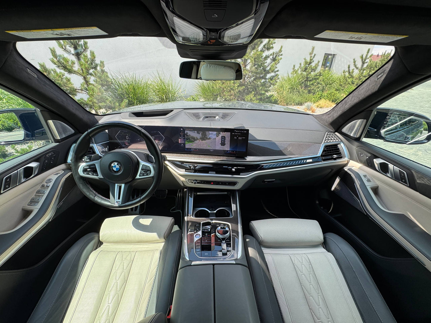 2023 BMW X7 M60i
