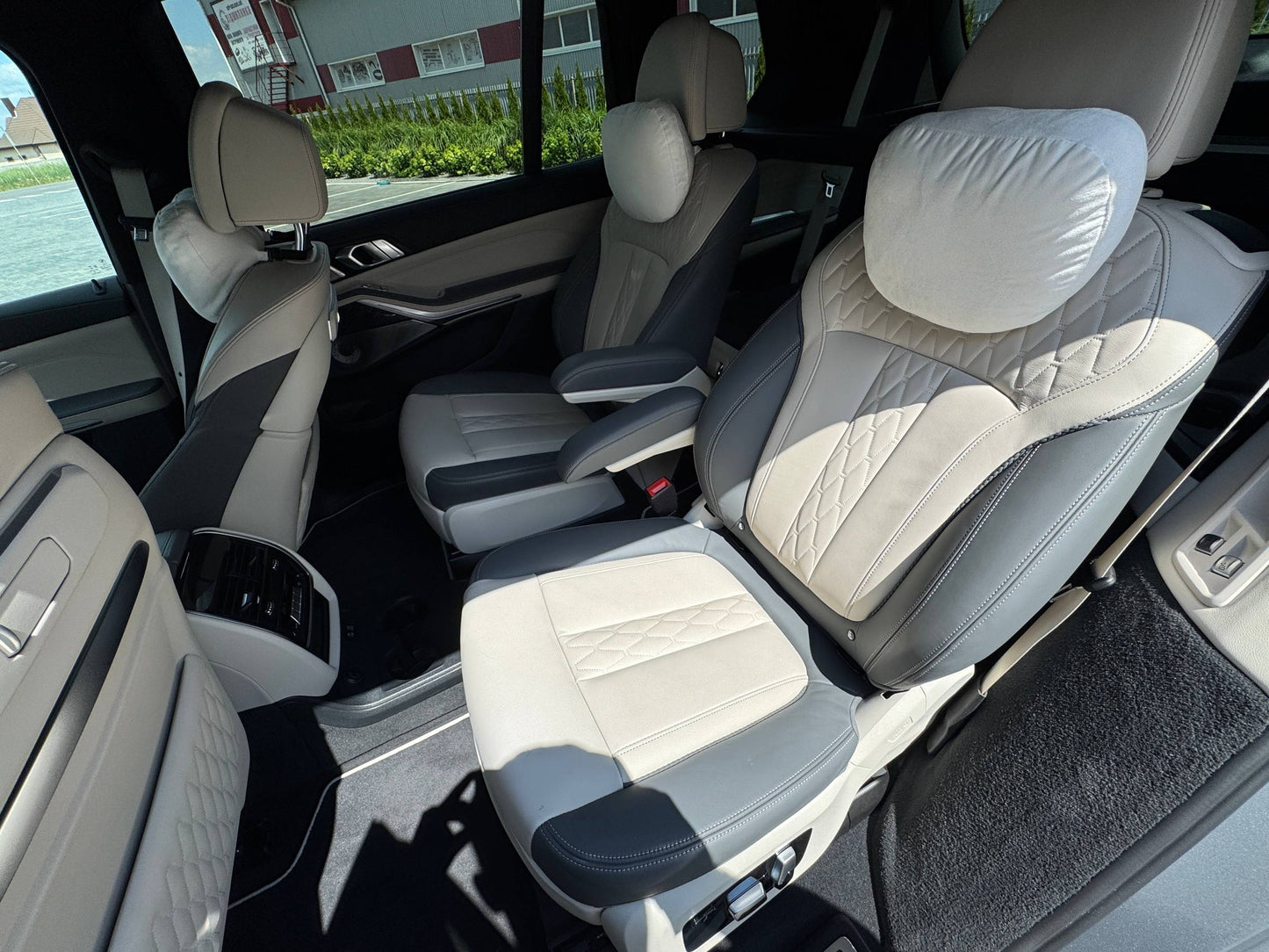 2023 BMW X7 M60i