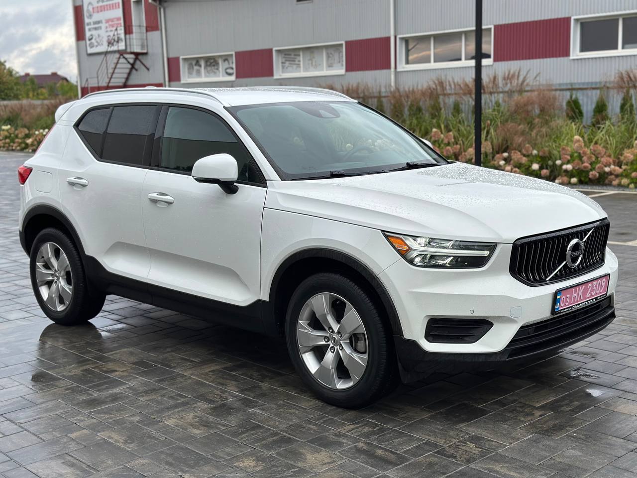 VOLVO XC40 T4