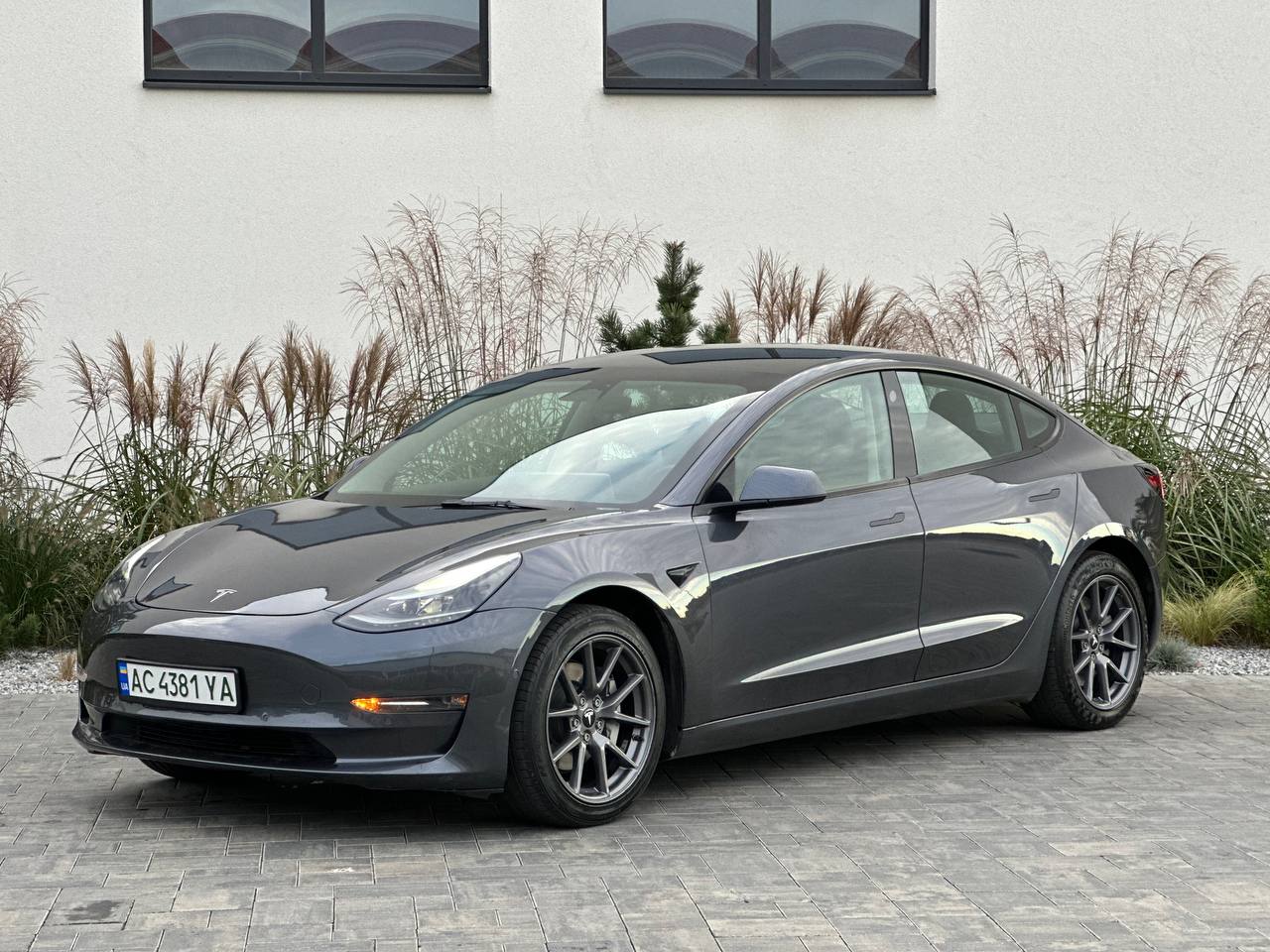 TESLA MODEL 3 LR DM