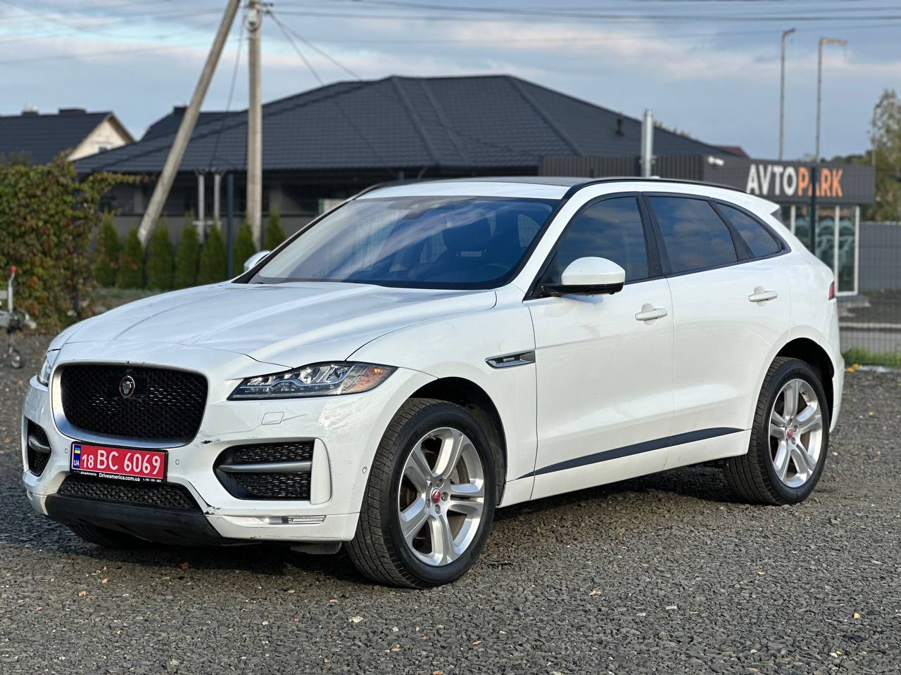 JAGUAR F-PACE R - SPORT