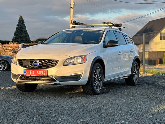 VOLVO V60 CROSS COUNTRY PREMIER
