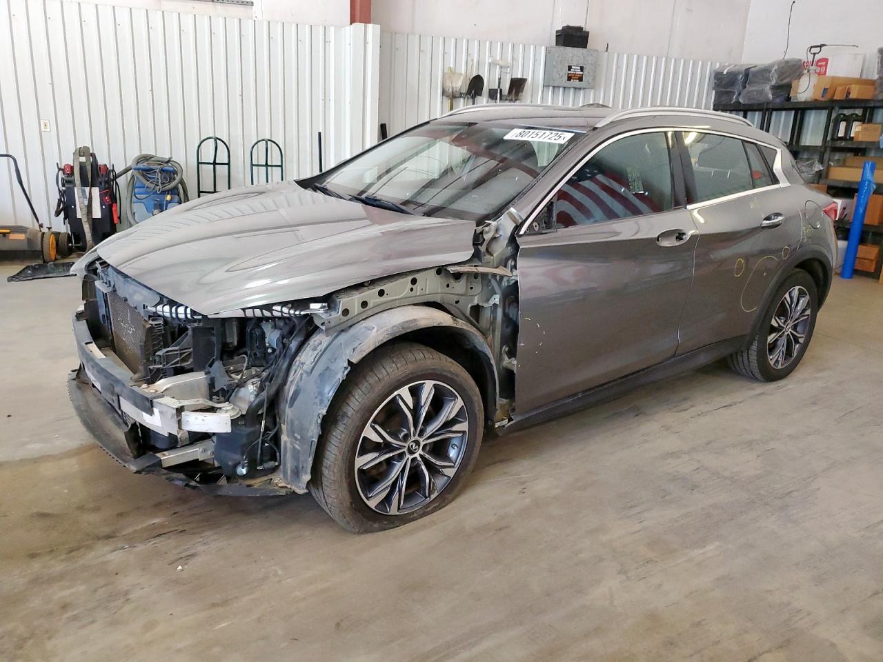 INFINITI QX30 LUXURY