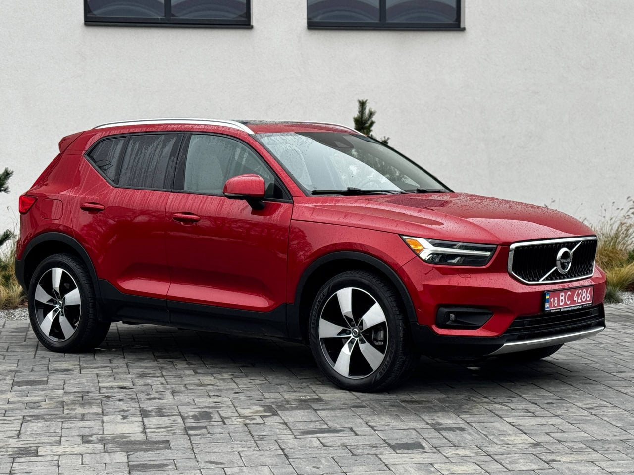 VOLVO XC40 T5 MOMENTUM