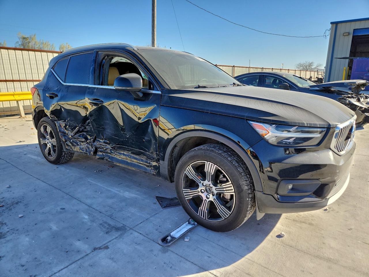 2021 VOLVO XC40 T4 INSCRIPTION