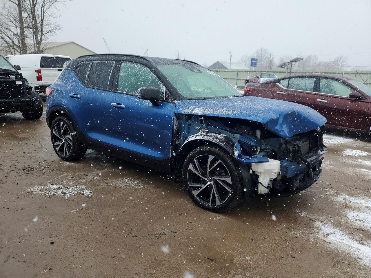 2021 VOLVO XC40 T5 R-DESIGN