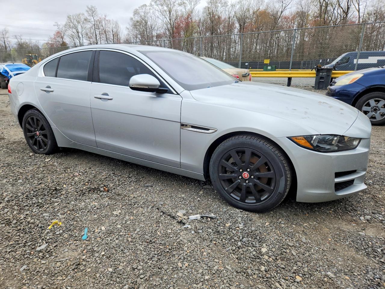 2019 JAGUAR XE