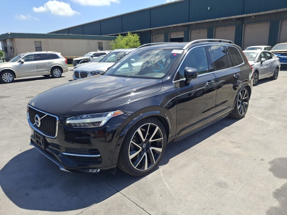 2018 VOLVO XC90 T6 MOMENTUM (ПНЕВМА)