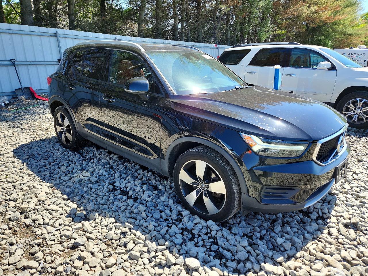 2019 VOLVO XC40 T5 MOMENTUM