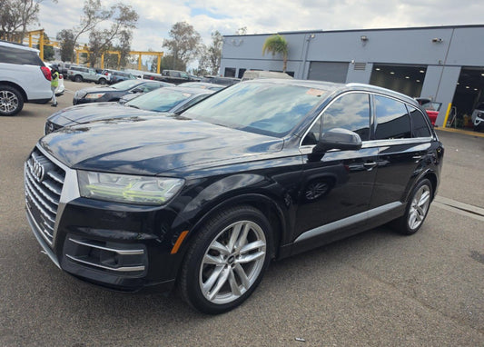 2018 AUDI Q7 PRESTIGE(ПНЕВМА)