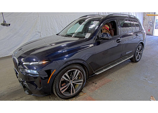 2023 BMW X7 40i M-SPORT