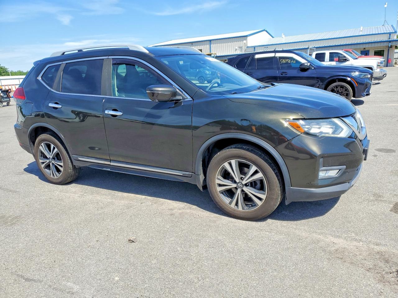 2017 NISSAN ROGUE SL