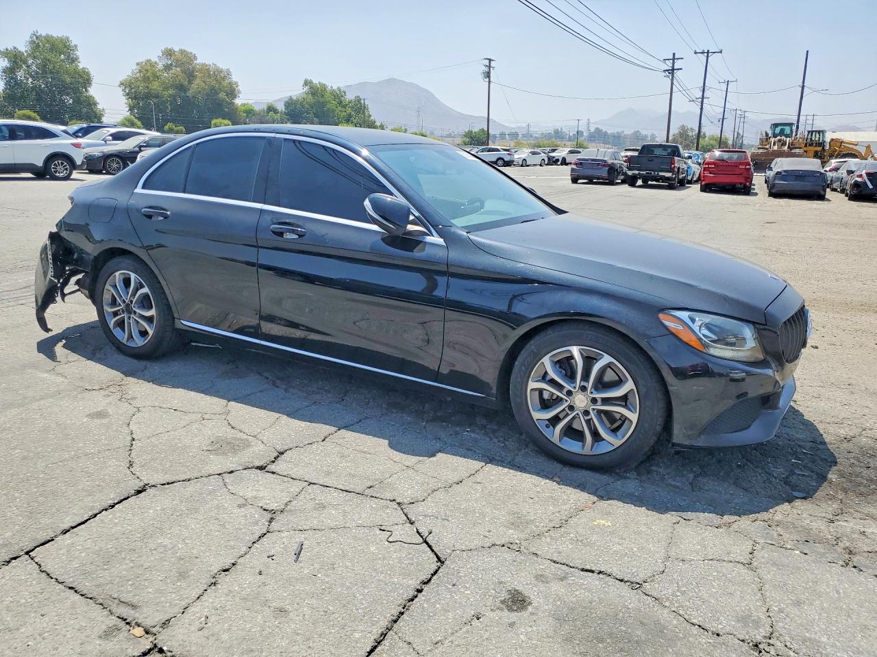 2015 MERCEDES-BENZ C 300