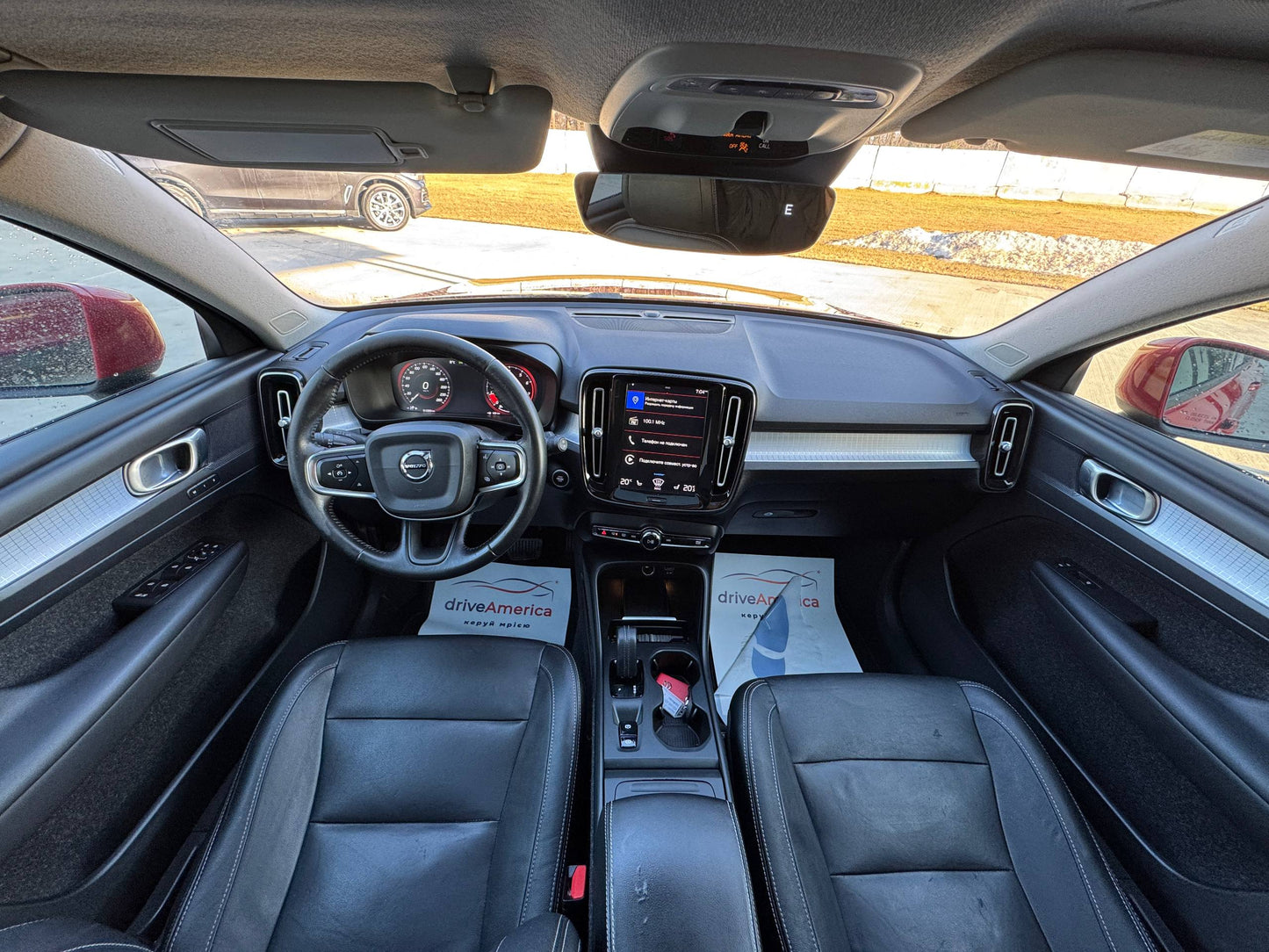 2019 VOLVO XC40 T5 MOMENTUM