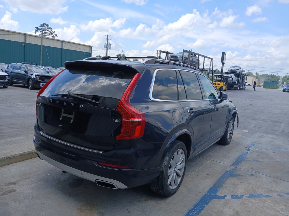 VOLVO XC90 T6 MOMENTUM
