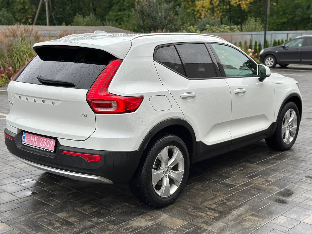 VOLVO XC40 T4