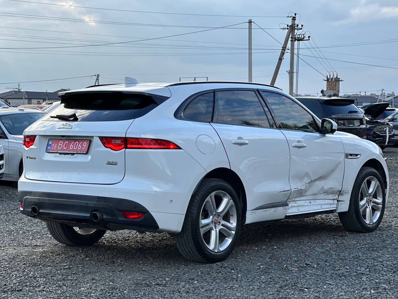JAGUAR F-PACE R - SPORT