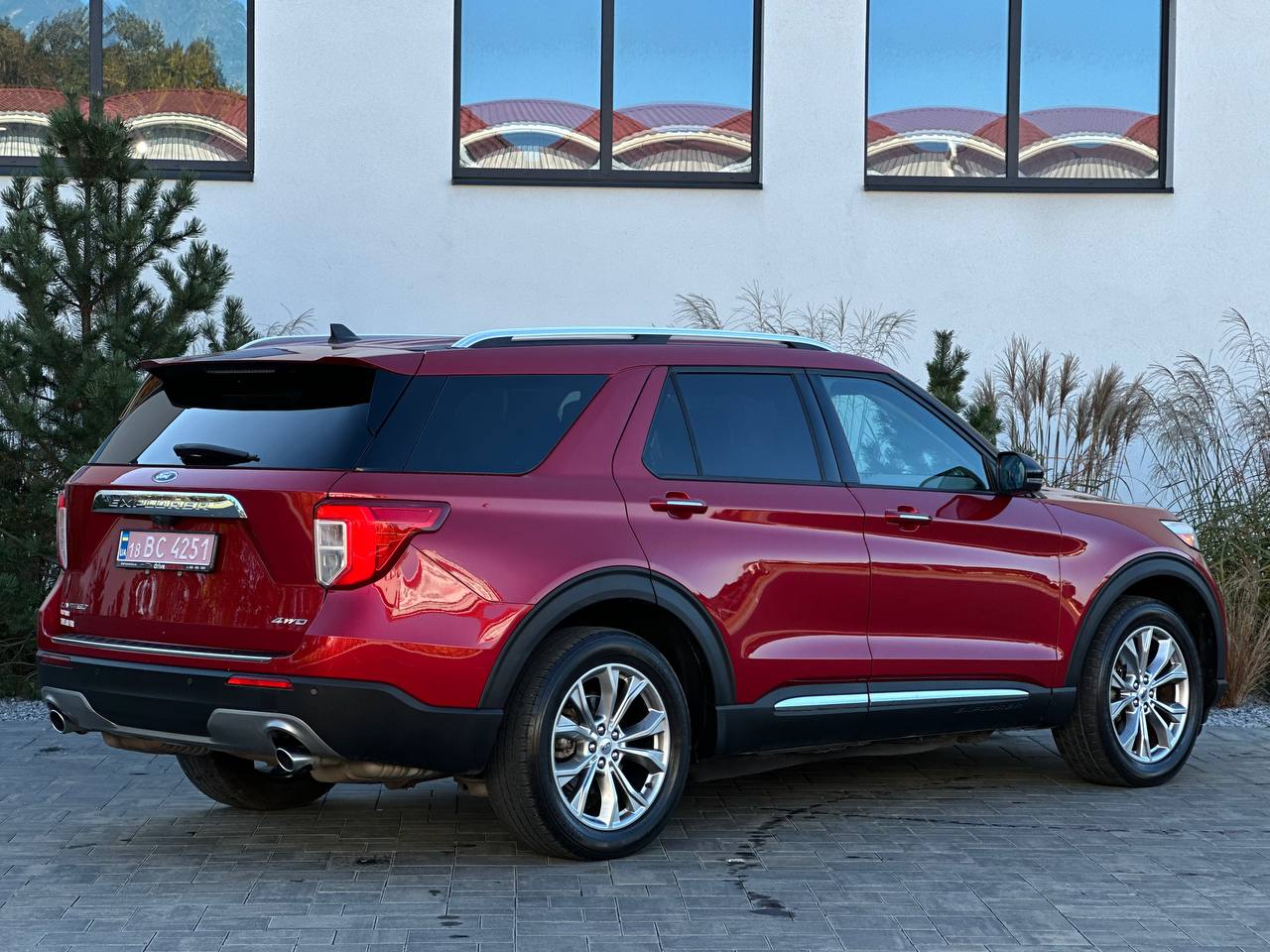 FORD EXPLORER LIMITED
