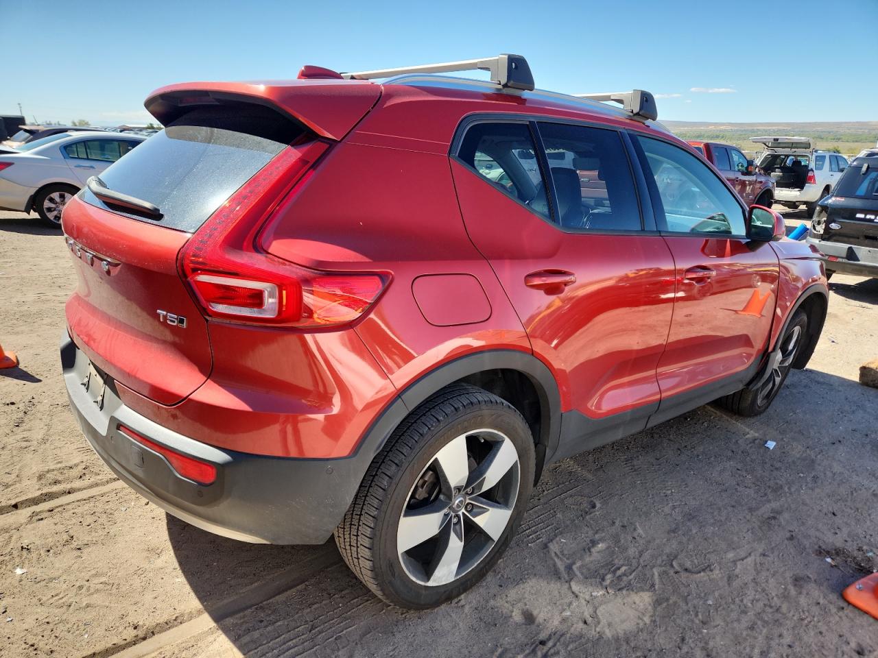 VOLVO XC40 T5 MOMENTUM