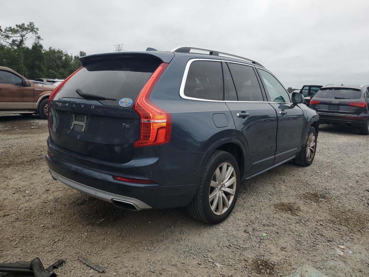 VOLVO XC90 T6 MOMENTUM