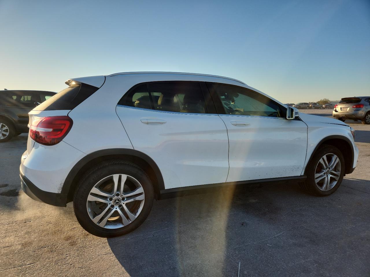 MERCEDES-BENZ GLA 250