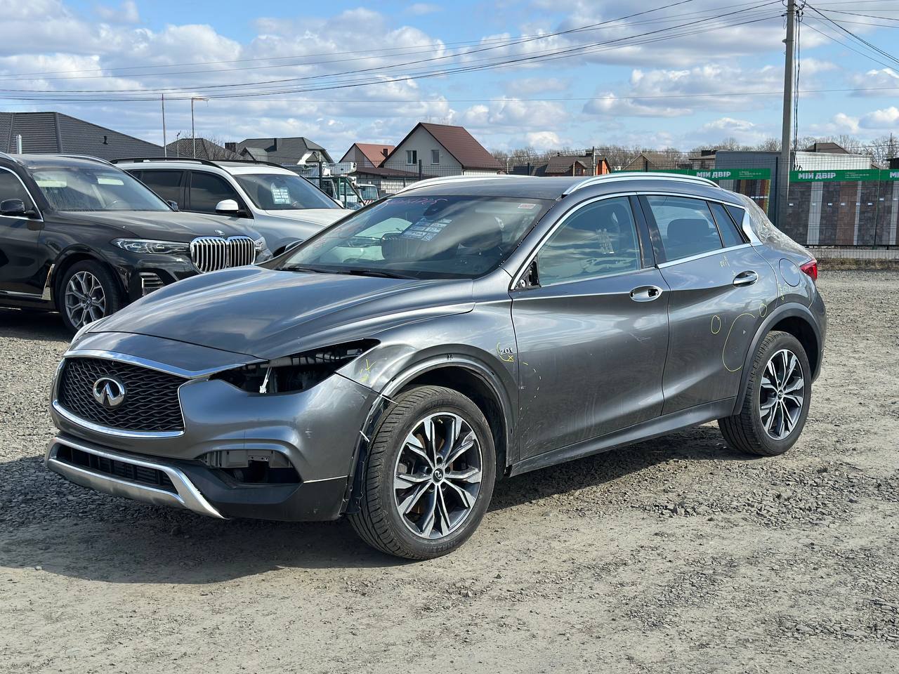 2017 INFINITI QX30 LUXURY