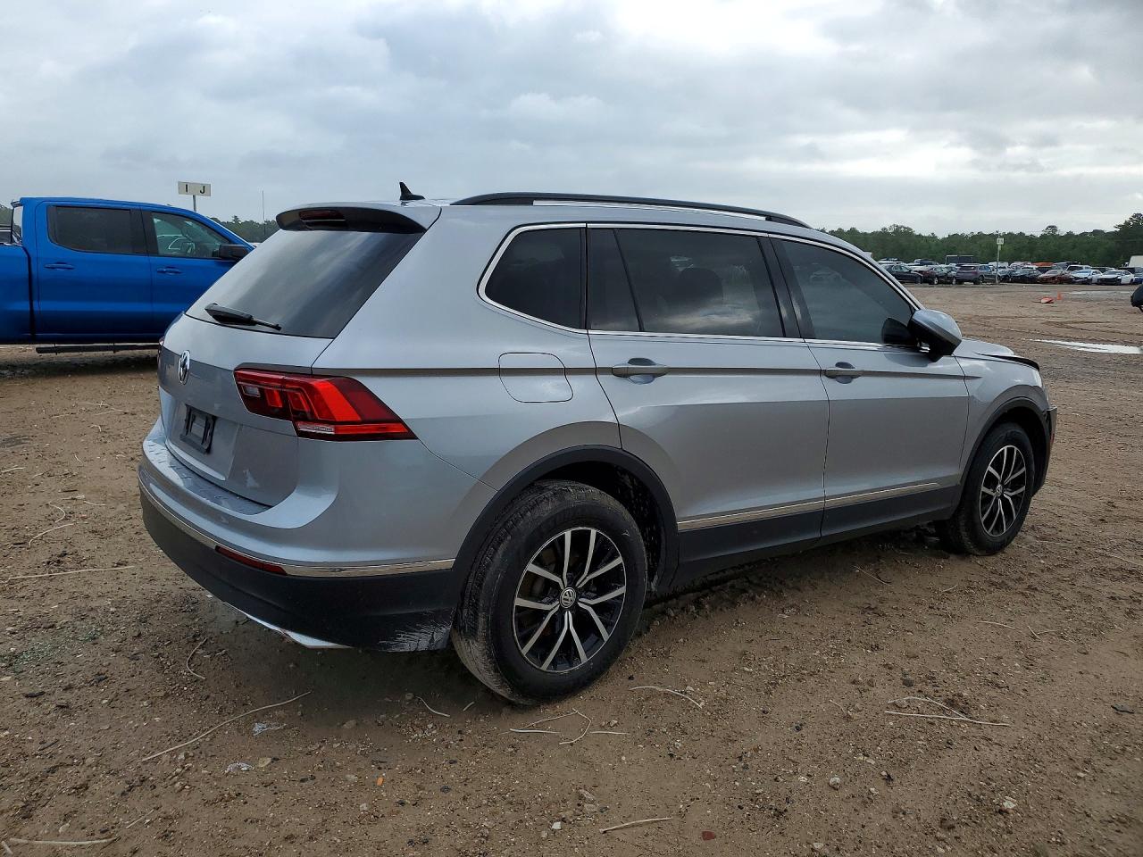 2021 VOLKSWAGEN TIGUAN SE