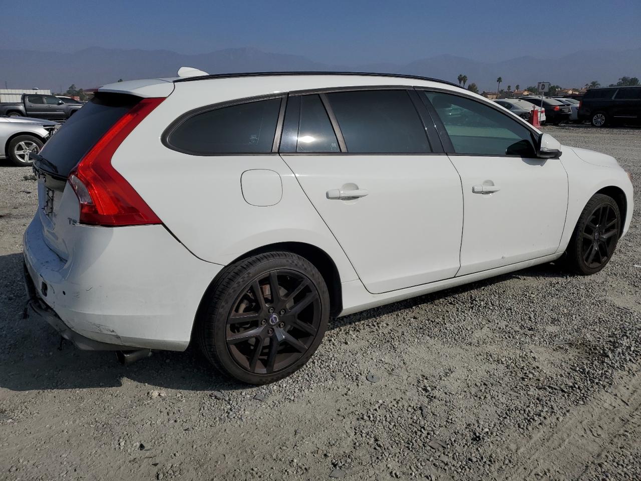 2018 VOLVO V60 T5 DYNAMIC