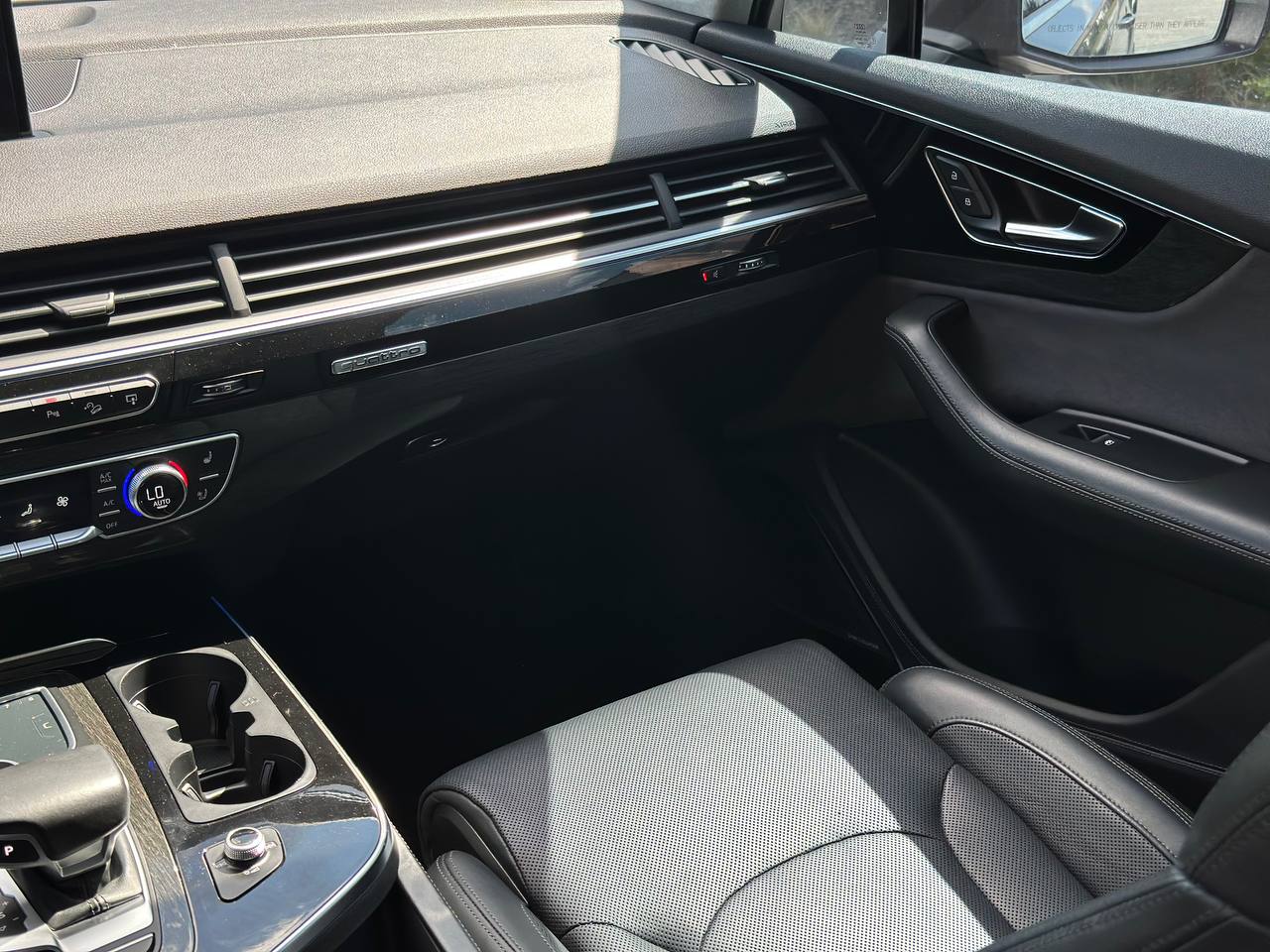 2017 AUDI Q7 PRESTIGE (ПНЕВМА)