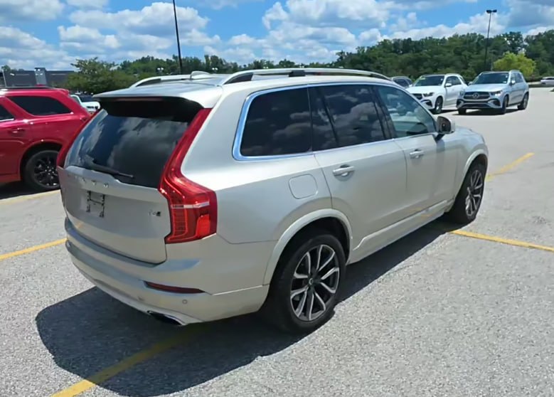 2016 VOLVO XC90 T6 MOMENTUM