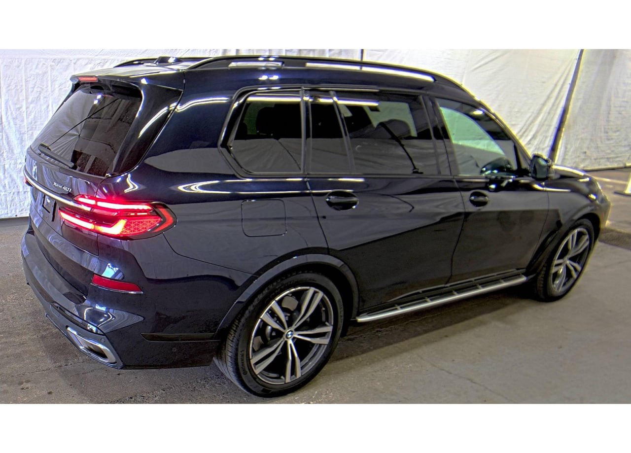 2023 BMW X7 40i M-SPORT