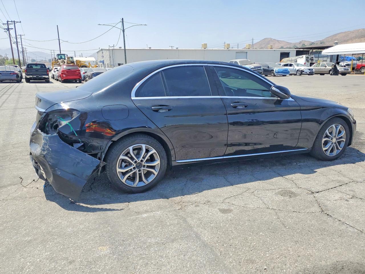 2015 MERCEDES-BENZ C 300