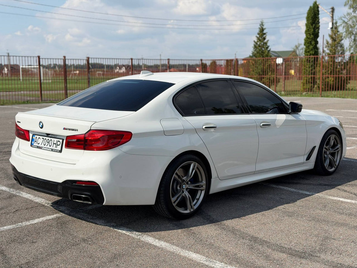 2017 BMW SERIES 5 M550i