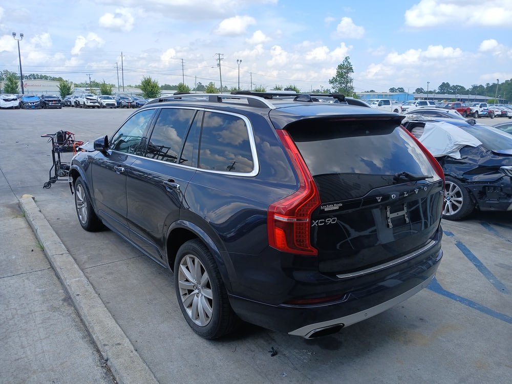 VOLVO XC90 T6 MOMENTUM