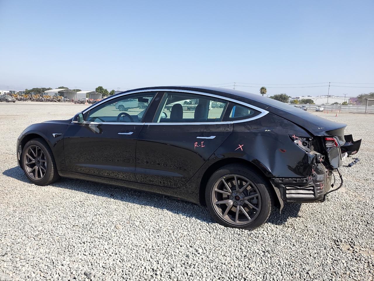 TESLA MODEL 3 SR RWD